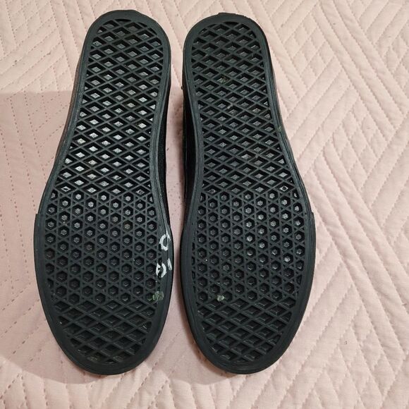 Yes We Vibe Colorful Yin Yang Mandala Slip-on Shoes. Size 7 - Picture 5 of 9